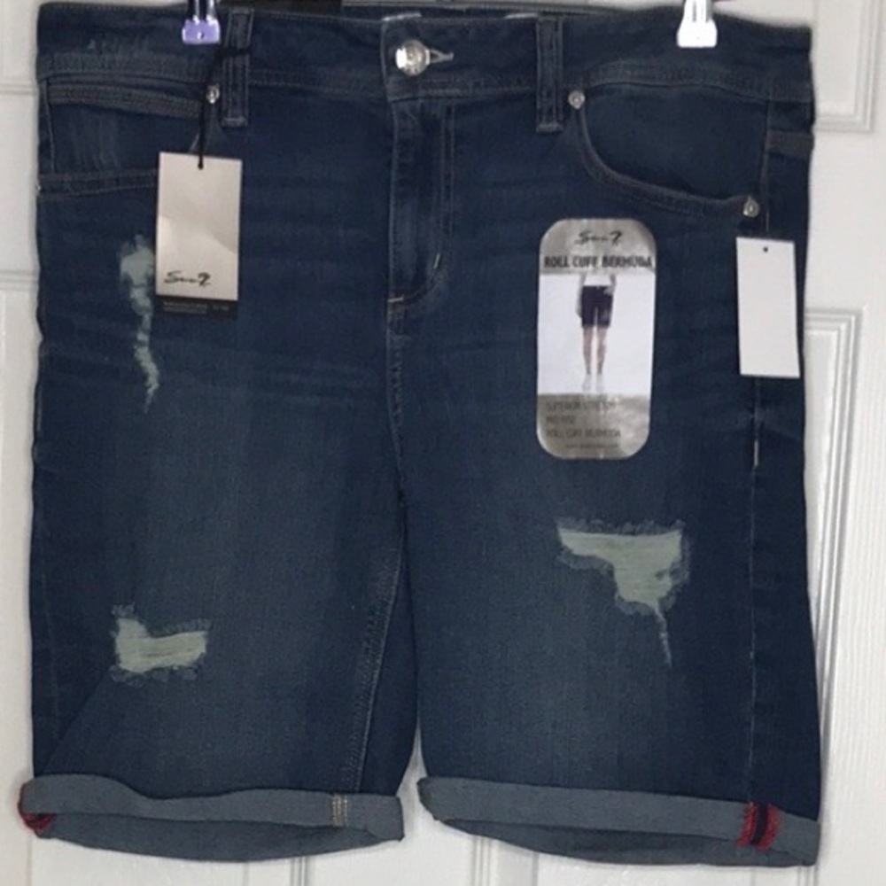 Seven 7 roll cuff Bermuda denim jean shorts. 14